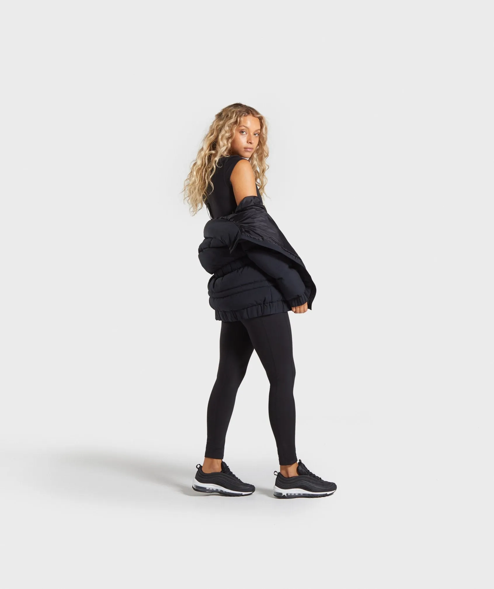Gymshark Essential Puffer Jacket - Black