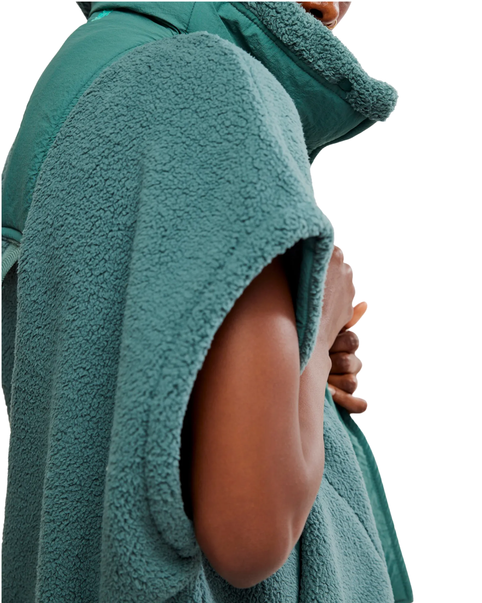 Scout It Out Gilet in Midnight Jade