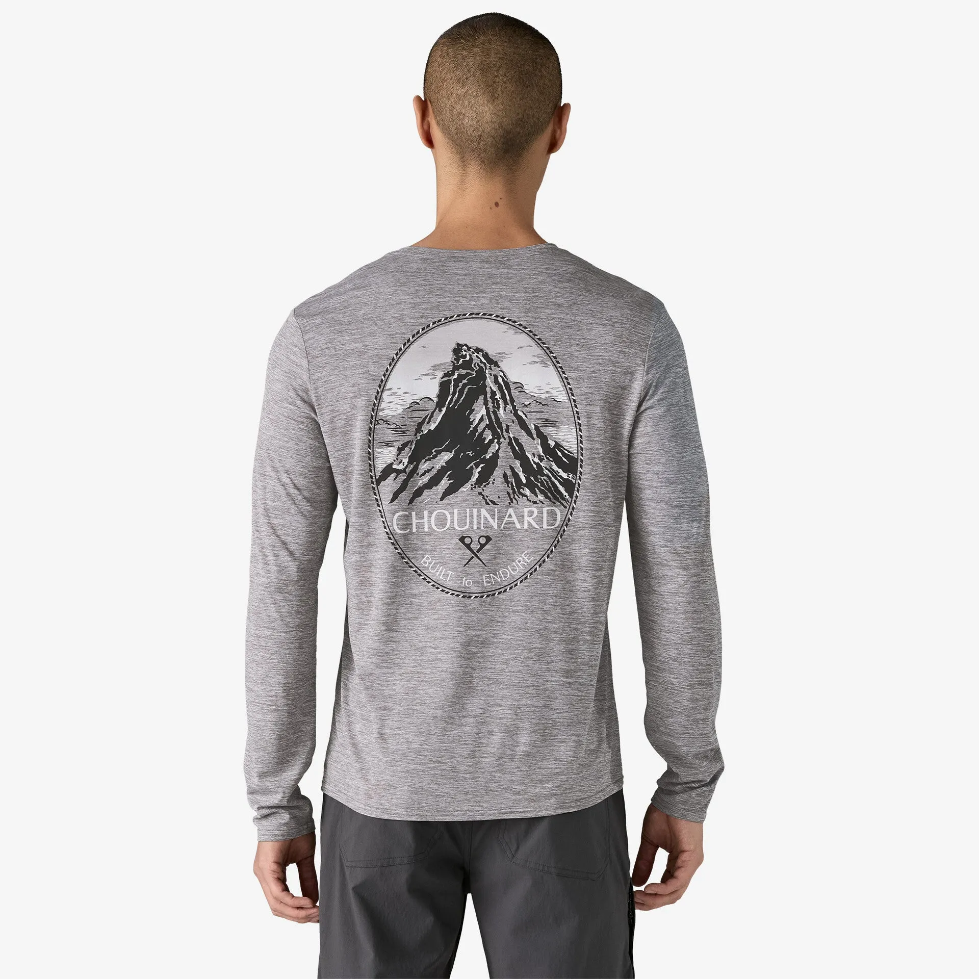Patagonia Men's L/S Cap Cool Daily Graphic Shirt - Lands - Chouinard Crest: Feather Grey